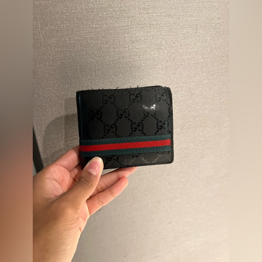 Gucci Wallet *Great Condition*